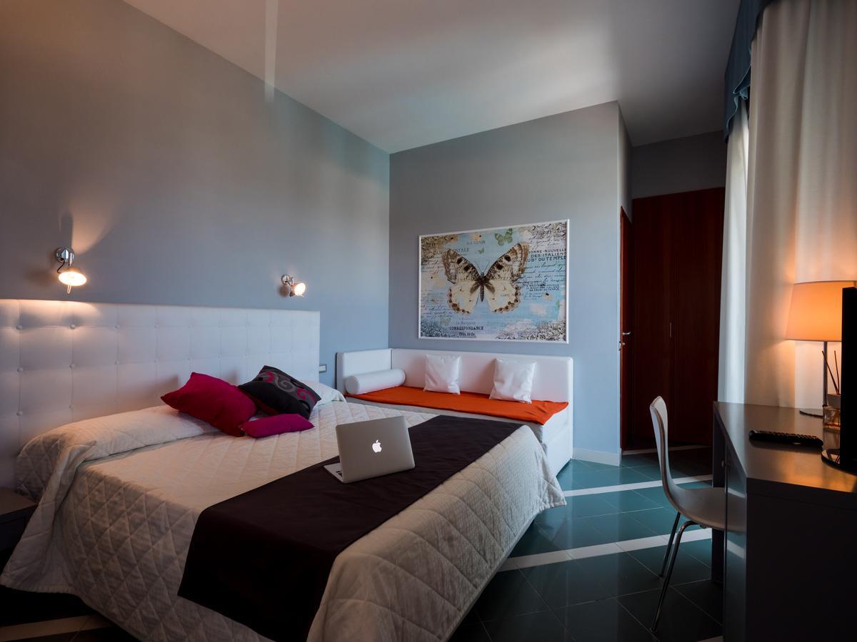 Hotel Metropol เซนีกัลเลีย ภายนอก รูปภาพ
