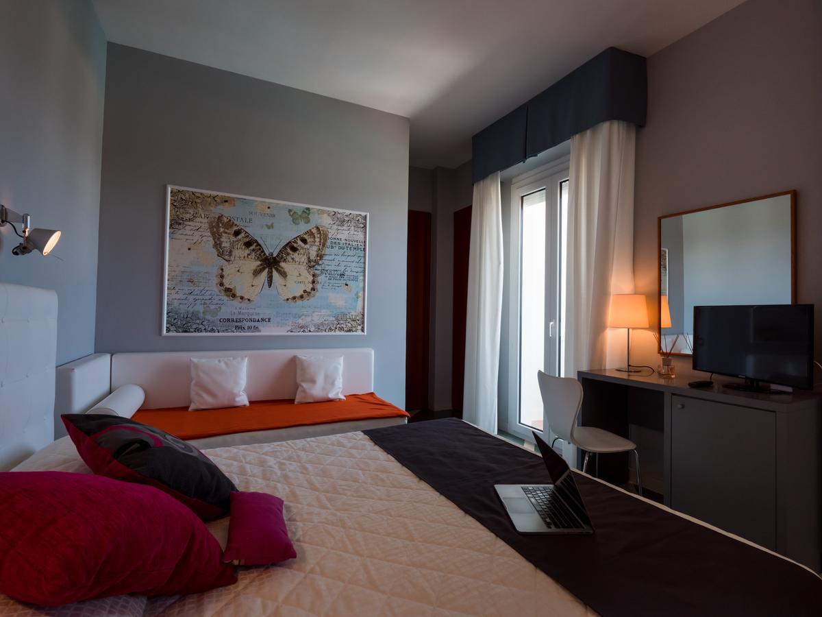 Hotel Metropol เซนีกัลเลีย ภายนอก รูปภาพ